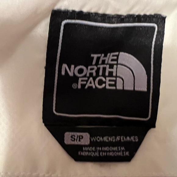 North Face Woman’s small rain jacket - Picture 3 of 3